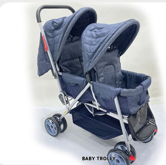 صورة عربية اطفال كرسيين